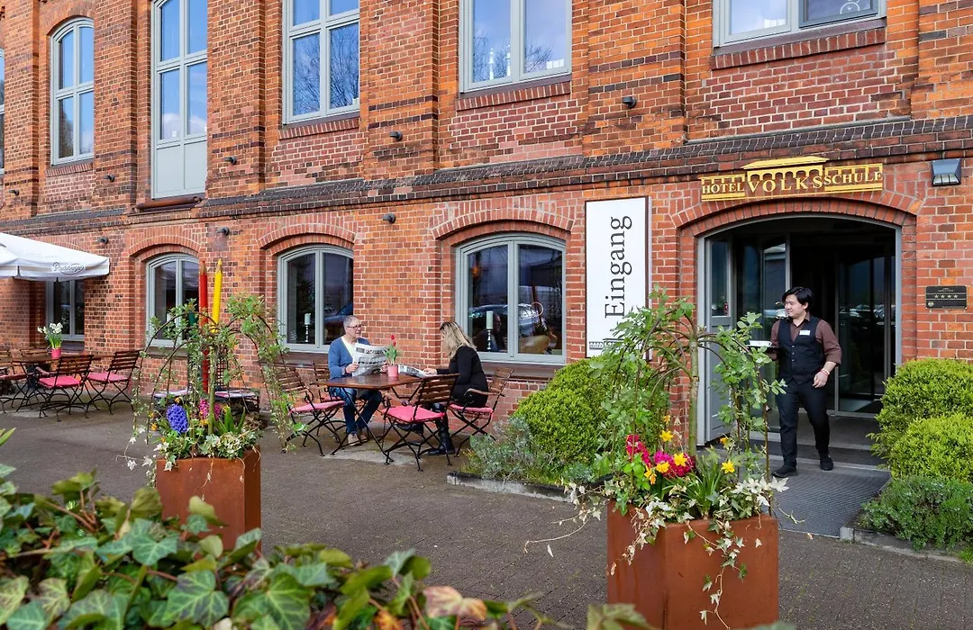 Hotel Volksschule-1