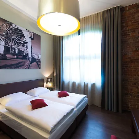 Hotel Volksschule-2